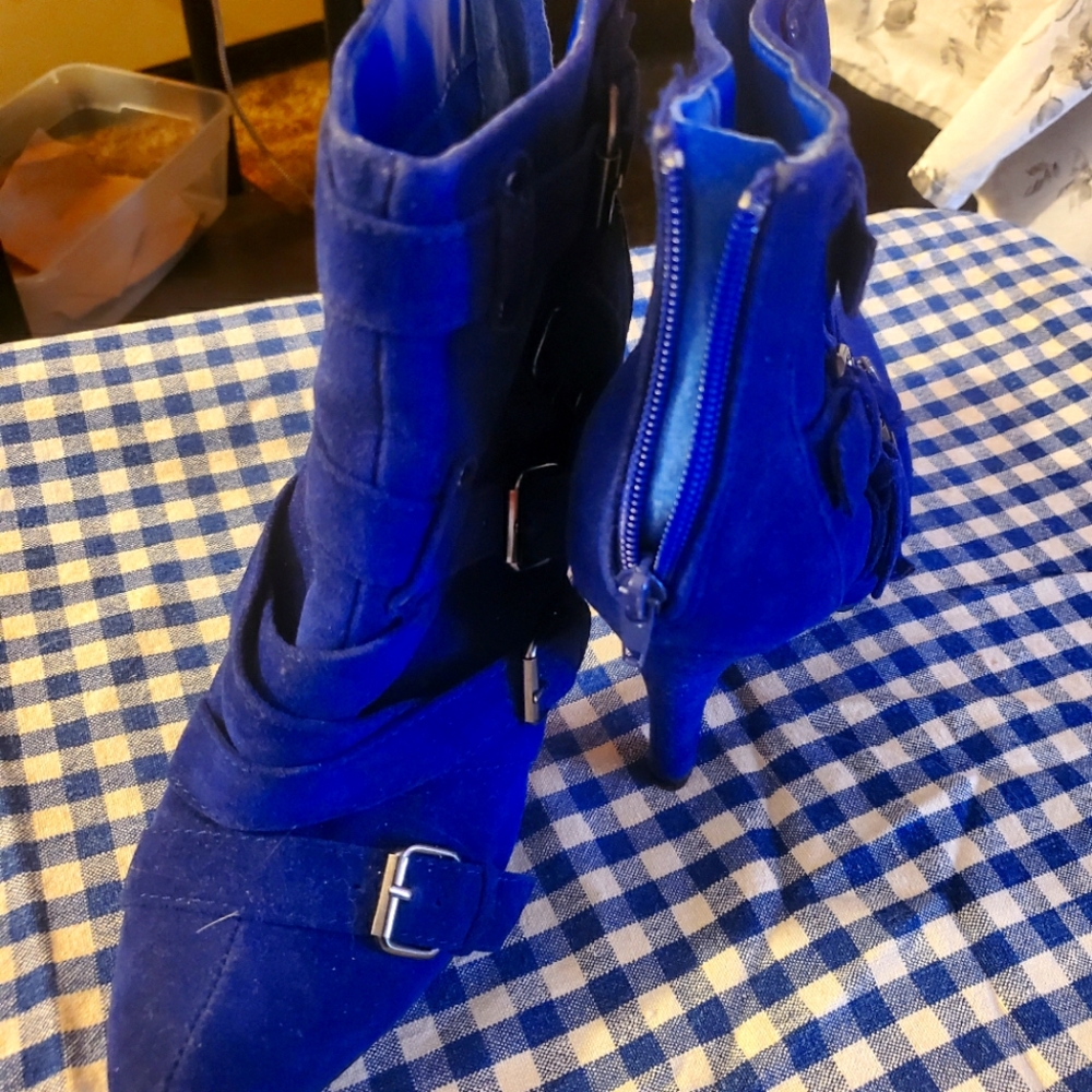 Blue Stilettos - Picture 3 of 3